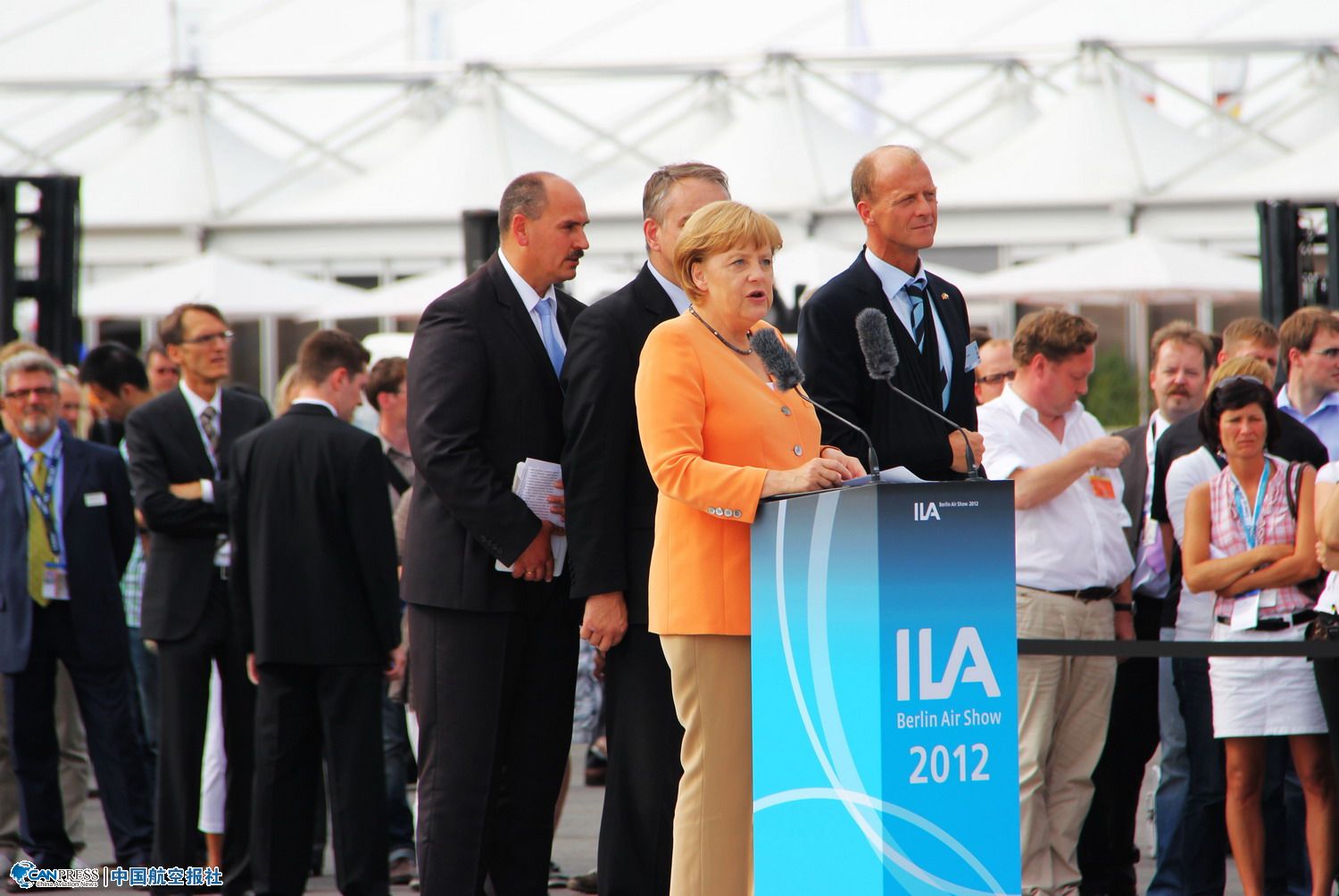 ������Ĭ�ˠ���ϯ���ֺ�չ�_Ļʽ�����o