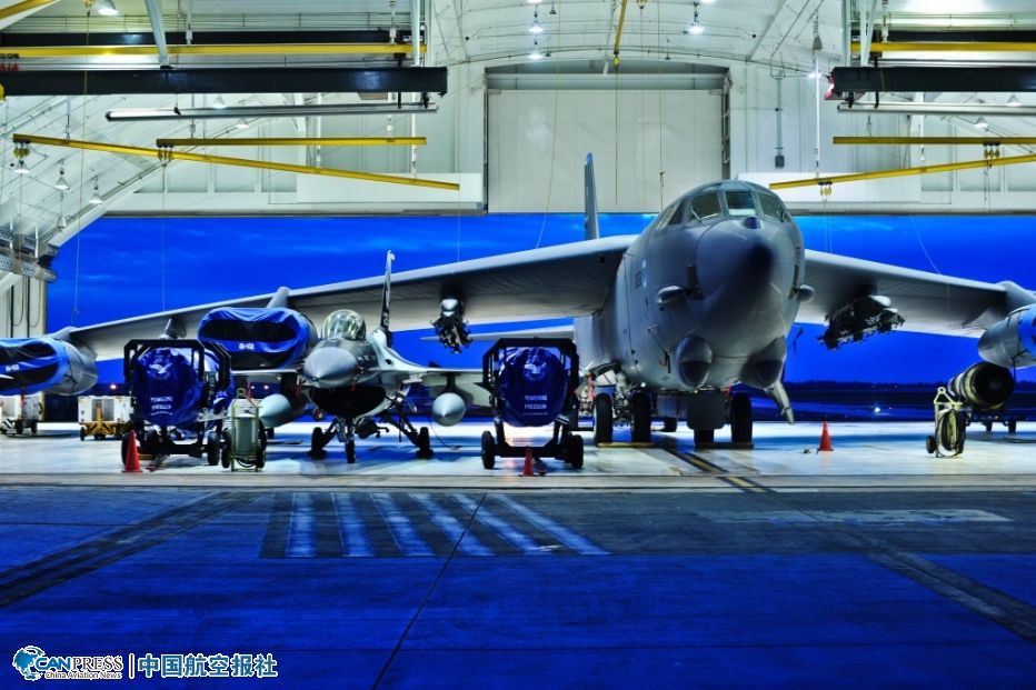 ���ݑ���B-52H